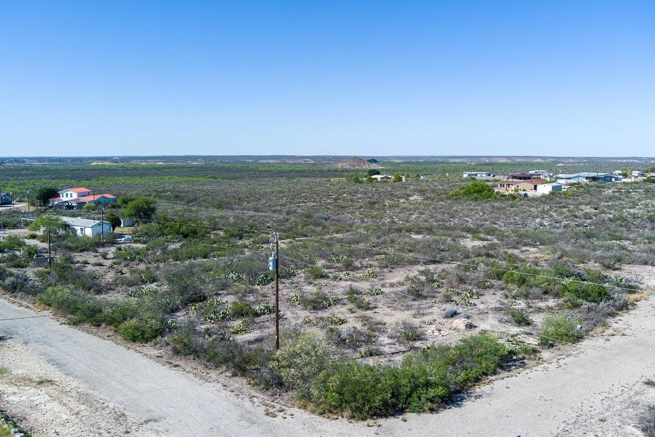 1.36 acres in Val Verde County