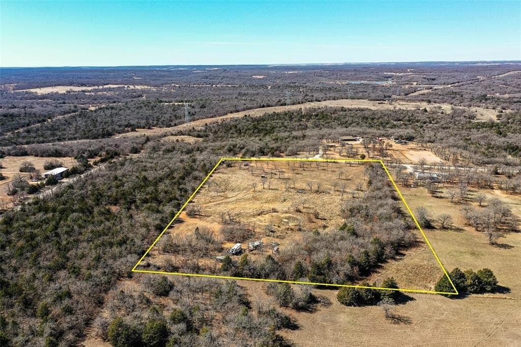 10 acres in Montague County
