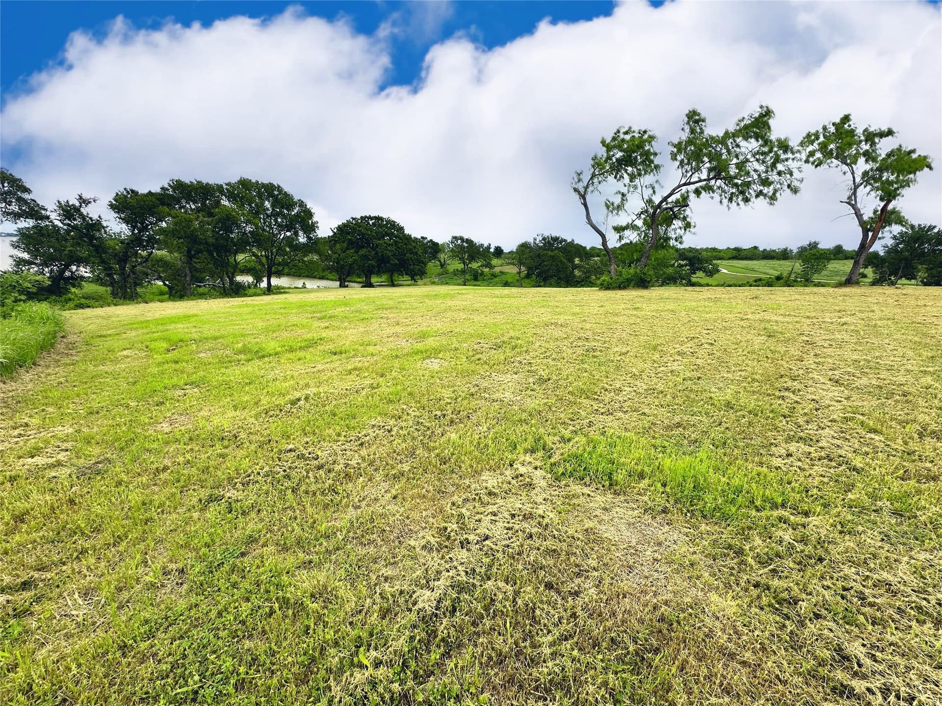 1.38 acres in Navarro County - photo 25