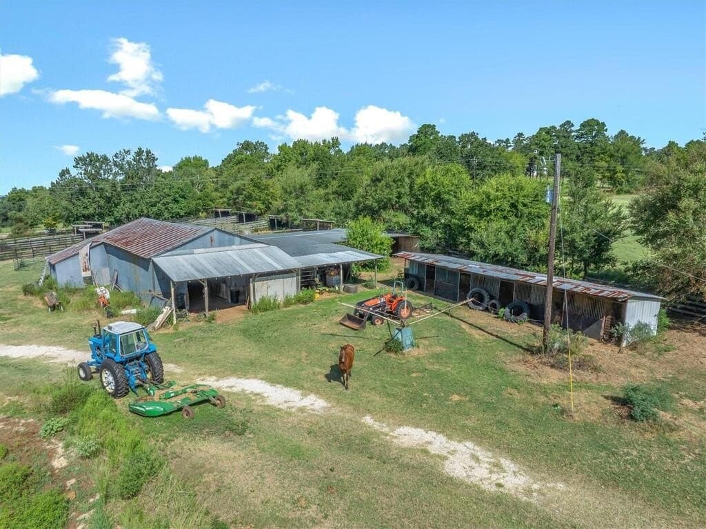 56.65 acres in Henderson County - photo 9