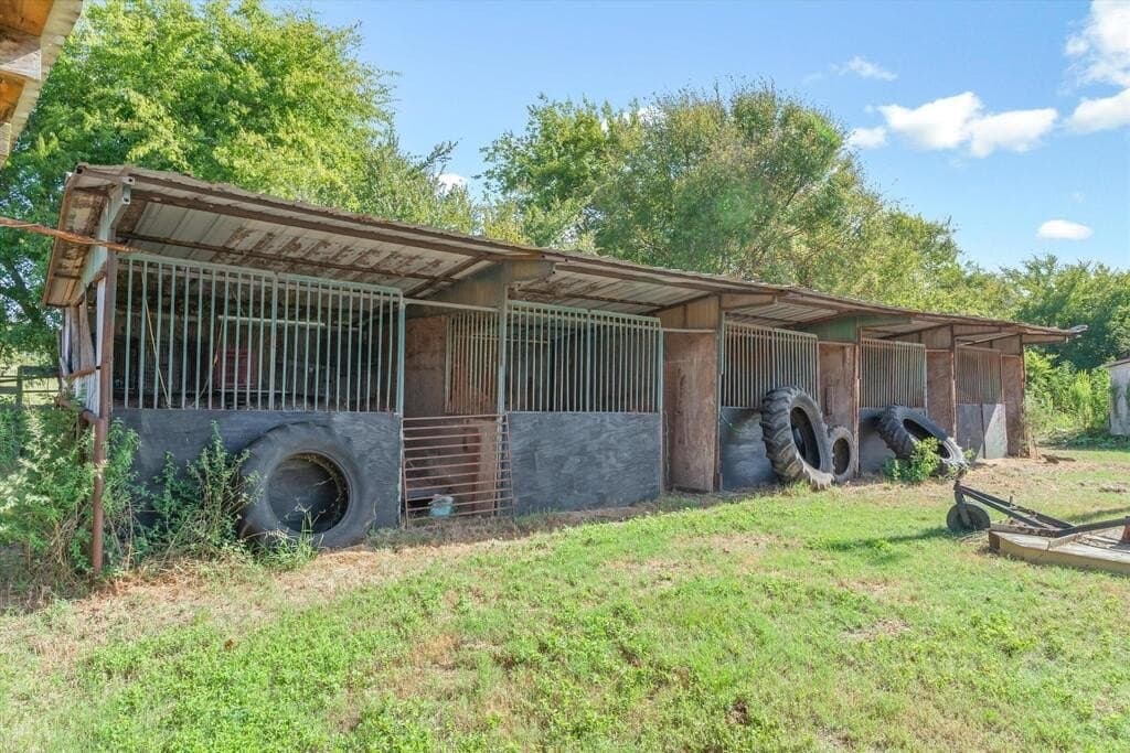 56.65 acres in Henderson County - photo 25
