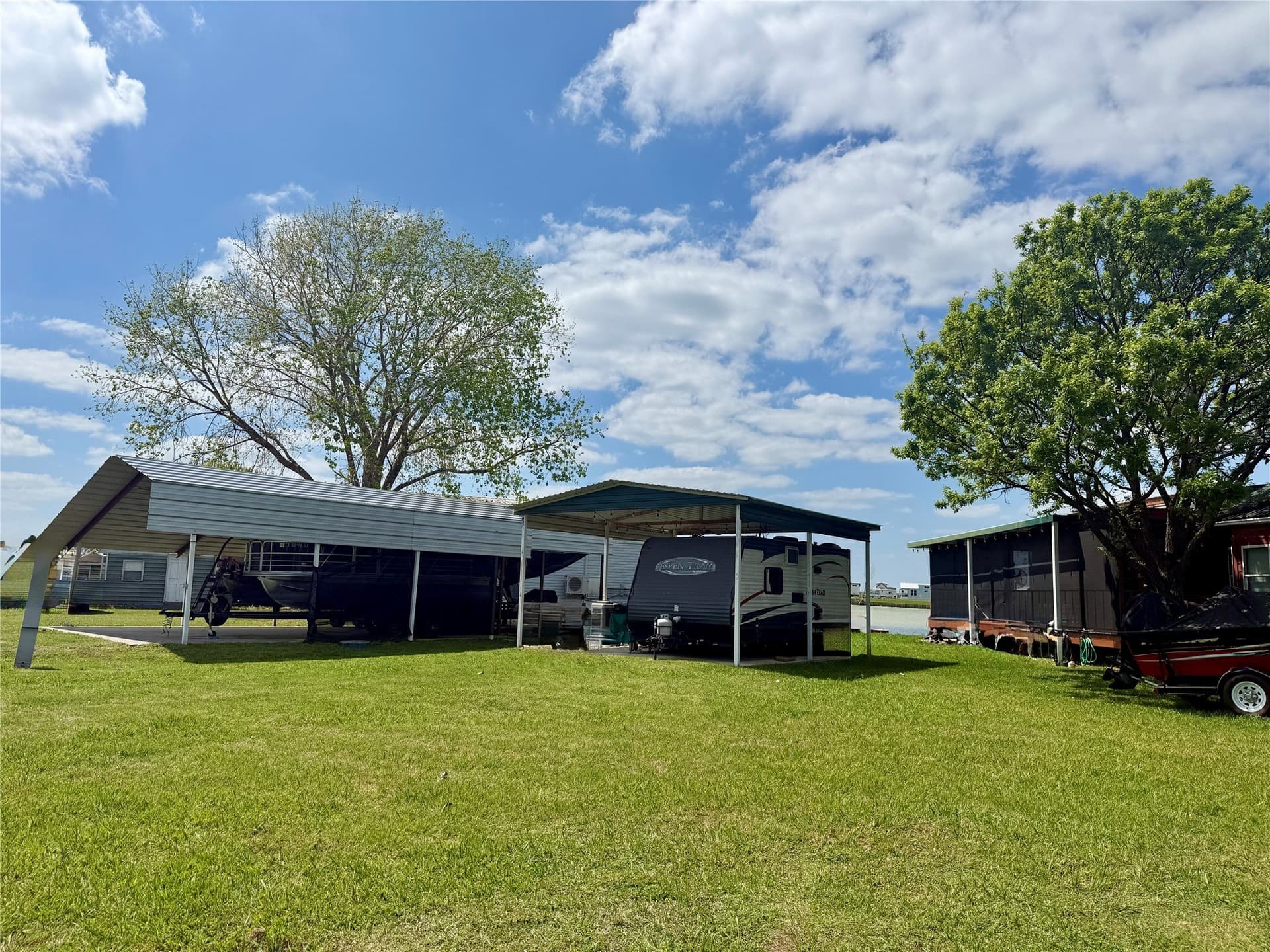 0.09 acres in Navarro County - photo 9