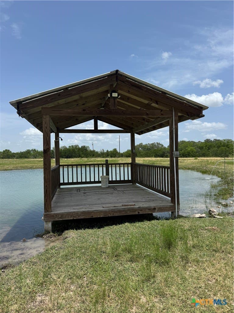 100.72 acres in DeWitt County