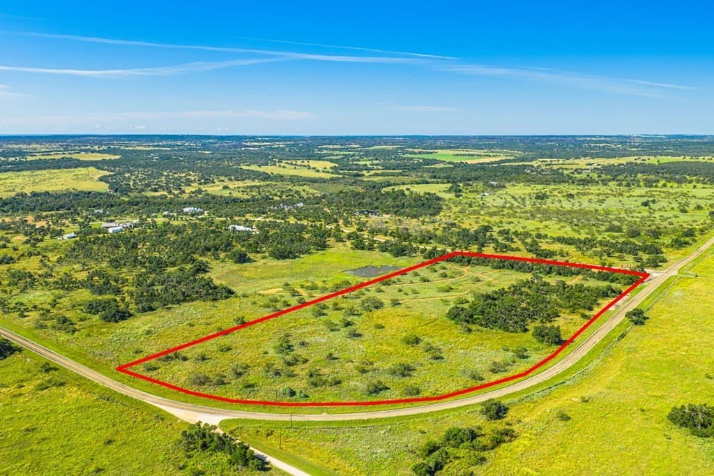 18.5 acres in Gillespie County - photo 3