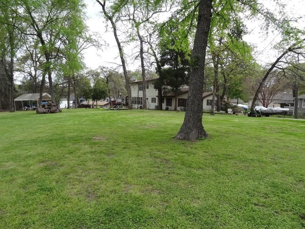 0.43 acres in Henderson County - photo 17