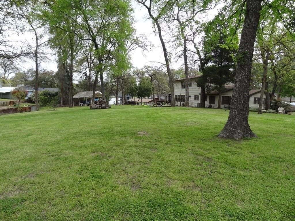 0.43 acres in Henderson County - photo 15