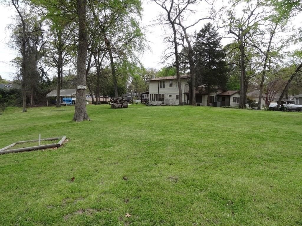 0.43 acres in Henderson County - photo 18