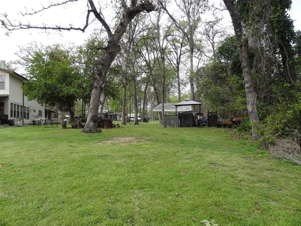 0.43 acres in Henderson County - photo 20