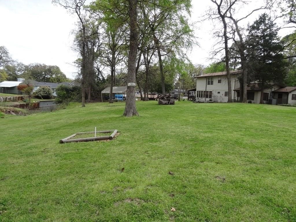 0.43 acres in Henderson County - photo 19