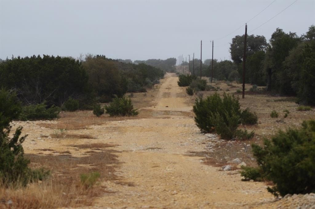 25.59 acres in Edwards County gallery image 3