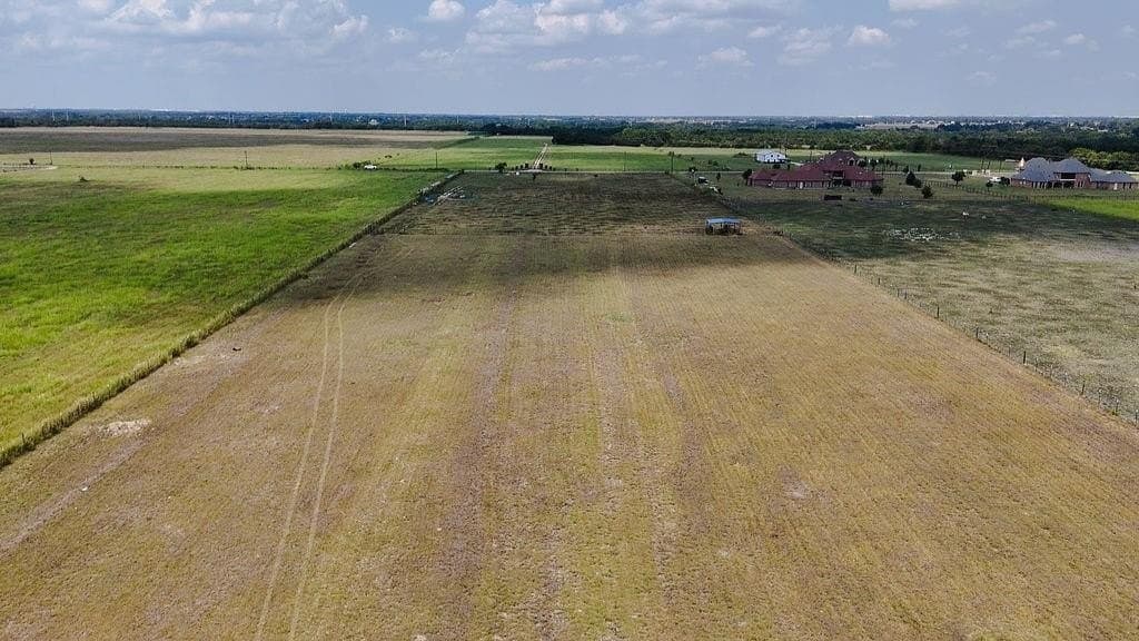 10.56 acres in Ellis County gallery image 4