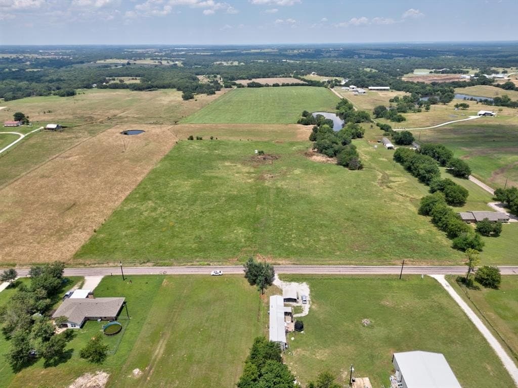 1.6 acres in Grayson County