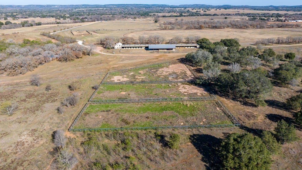 197 acres in Gillespie County - photo 3
