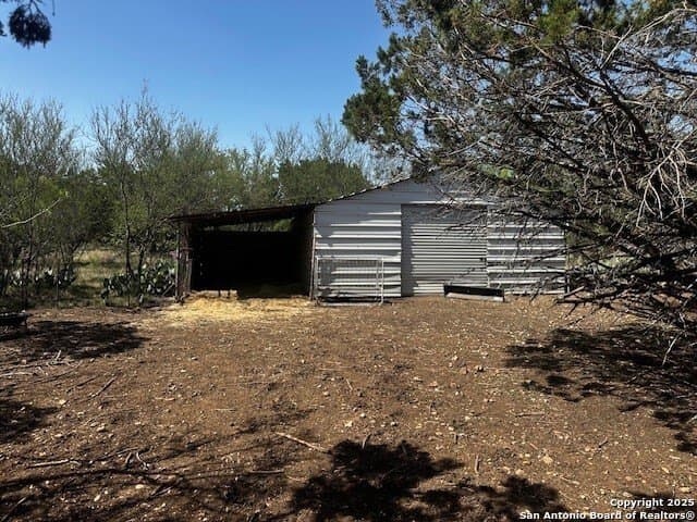 21.41 acres in Real County - photo 17