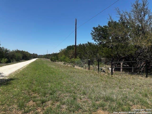 21.41 acres in Real County - photo 2