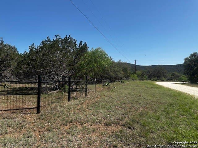21.41 acres in Real County - photo 3
