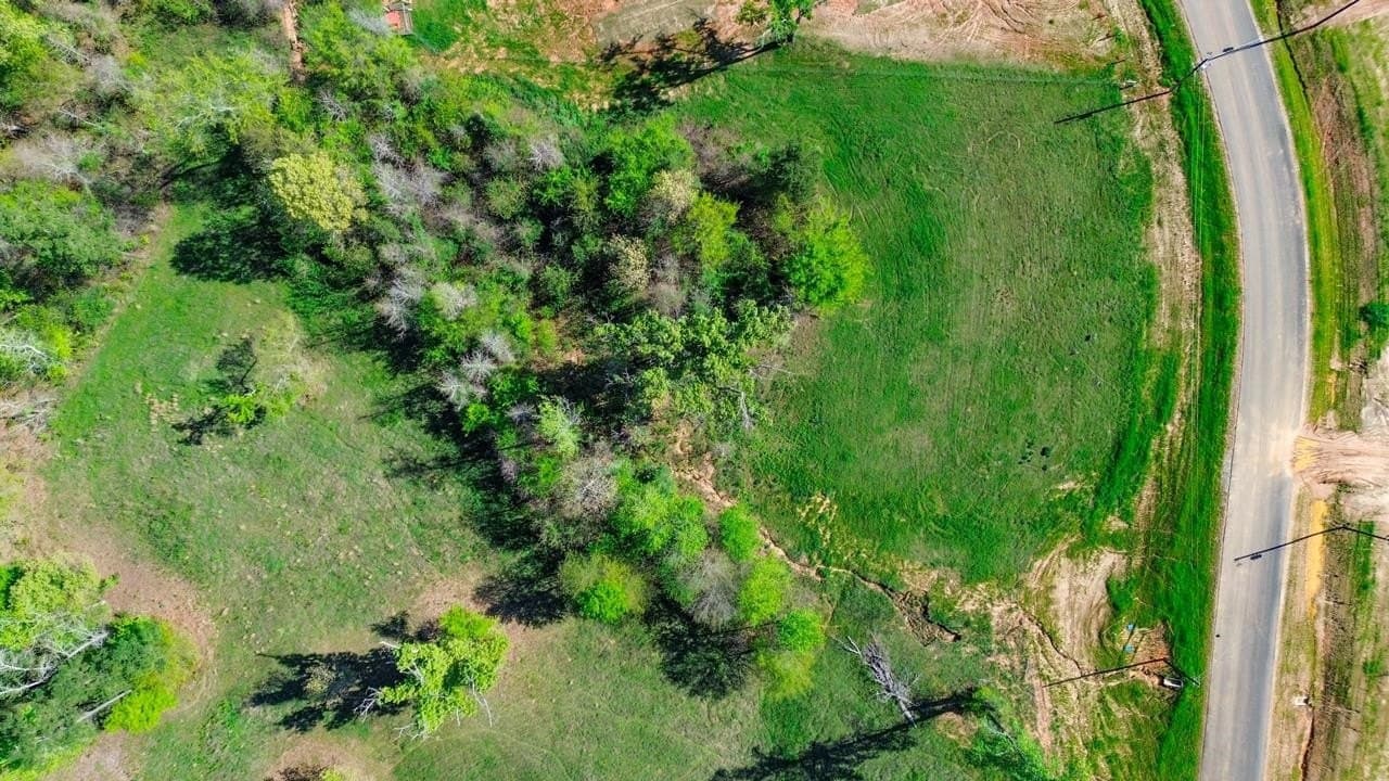 3.18 acres in Smith County gallery image 3