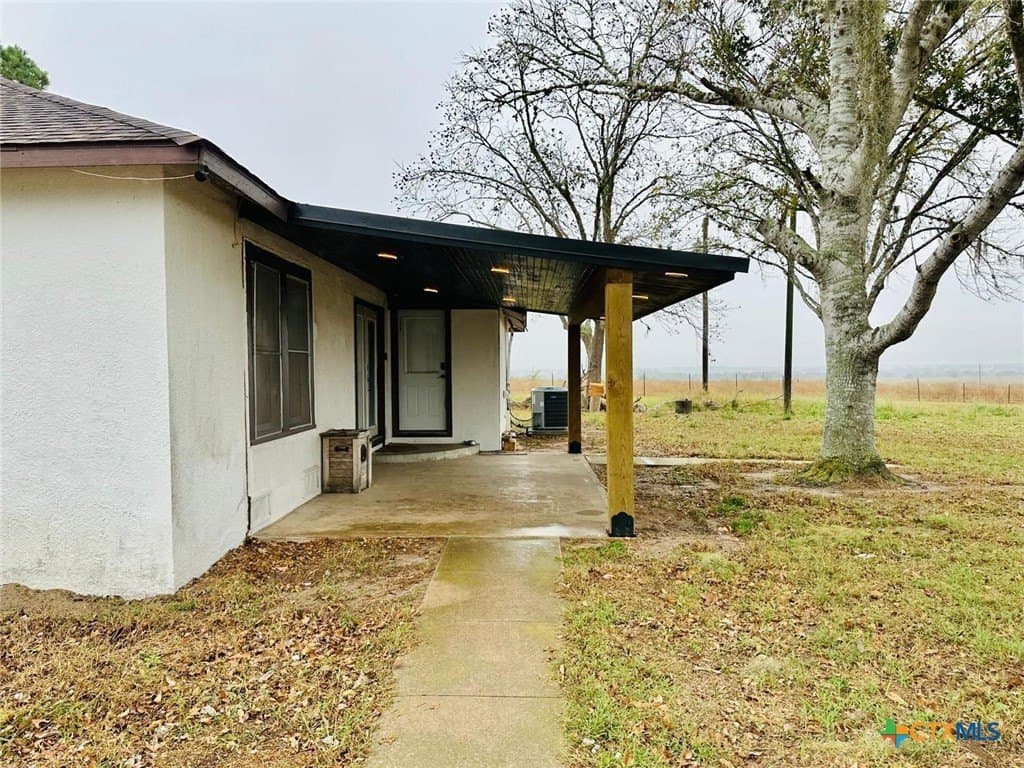 11 acres in Goliad County featured view