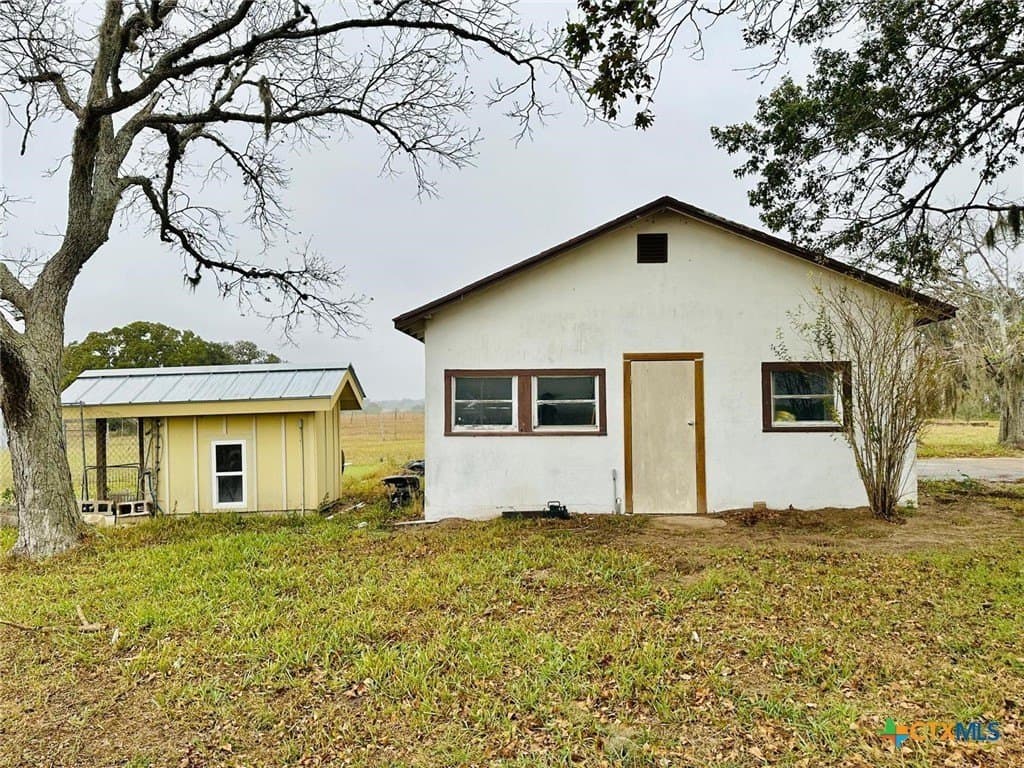 11 acres in Goliad County - photo 34