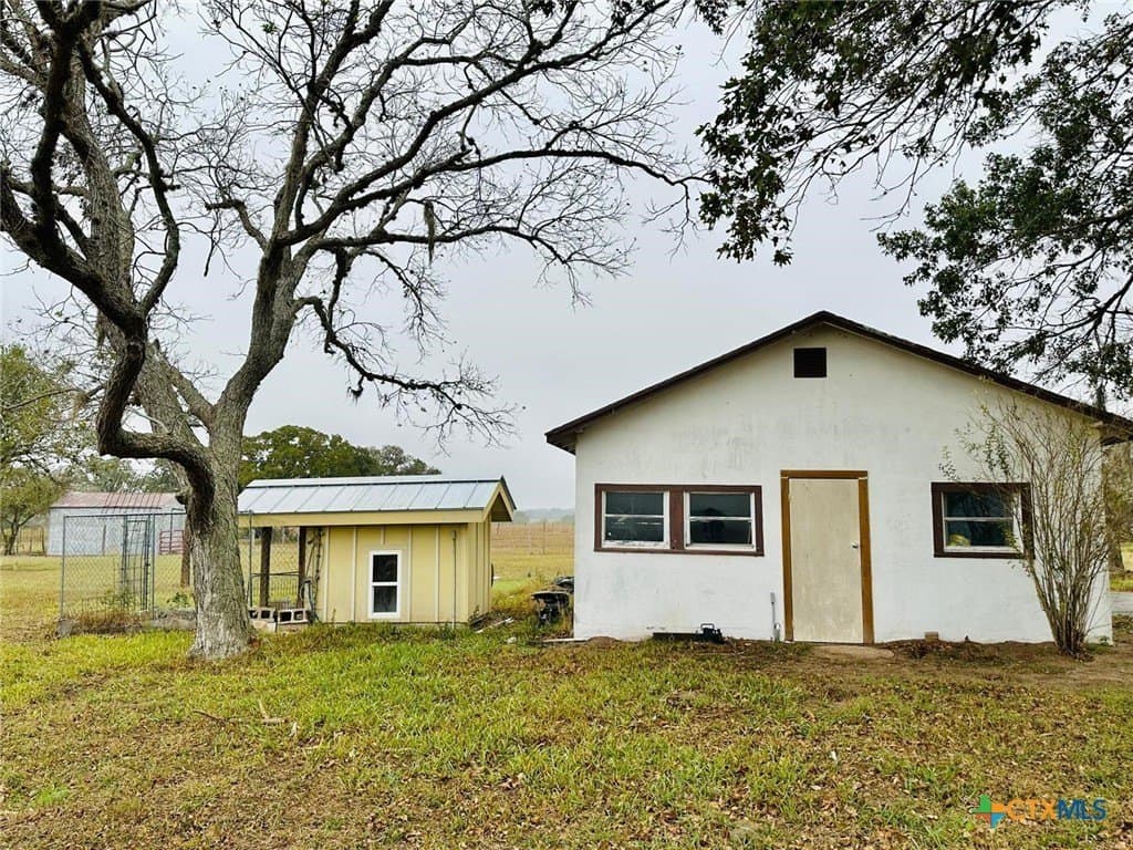 11 acres in Goliad County gallery image 4