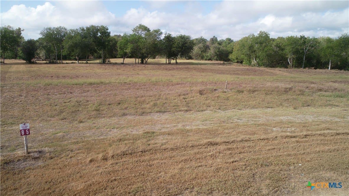 4.79 acres in Lavaca County - photo 8
