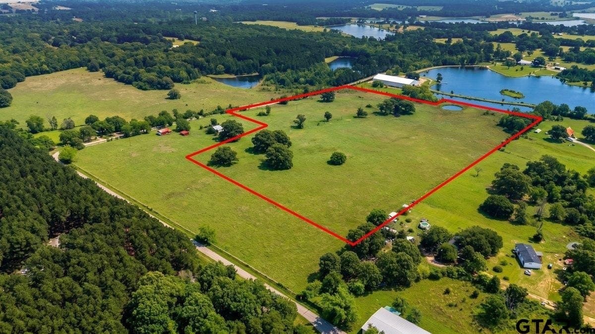 30 acres in Henderson County - photo 2