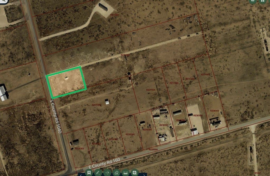 1 acres in Midland County gallery image 3