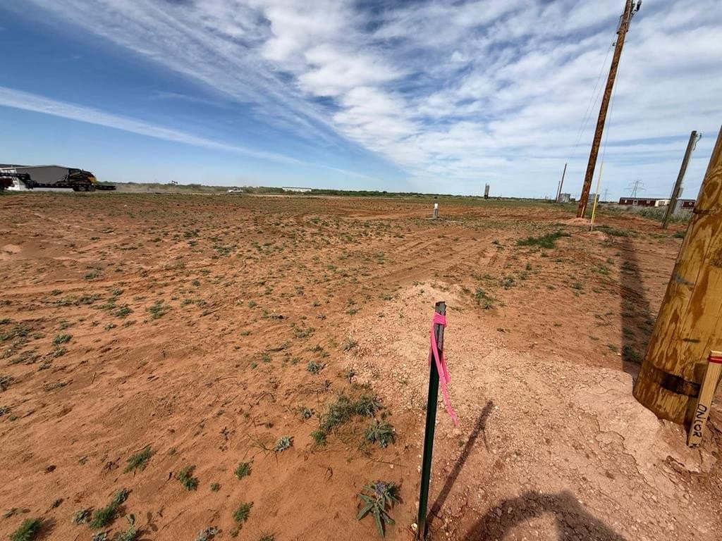 1 acres in Midland County