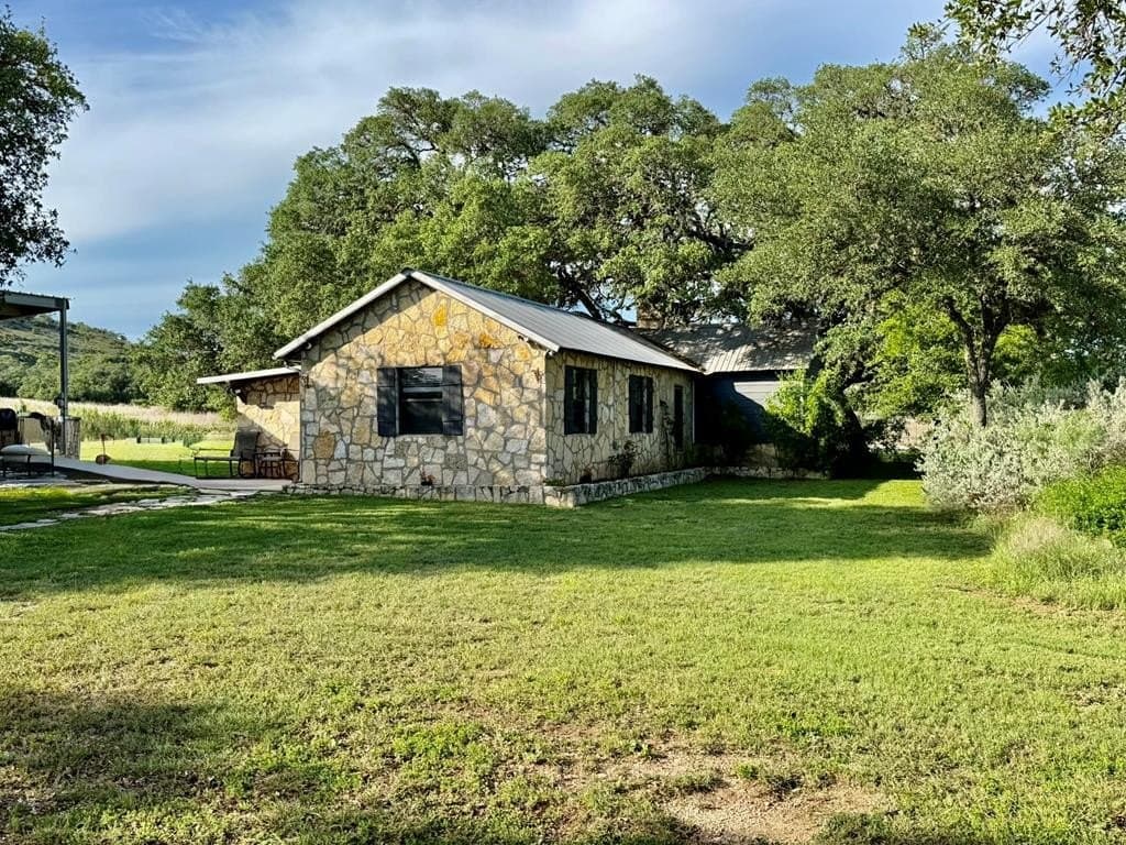 25.39 acres in Blanco County - photo 7