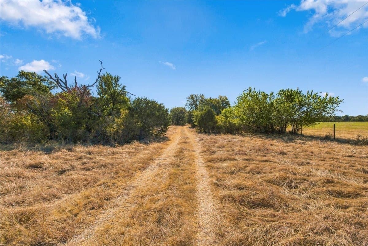 25.92 acres in Bosque County - photo 35