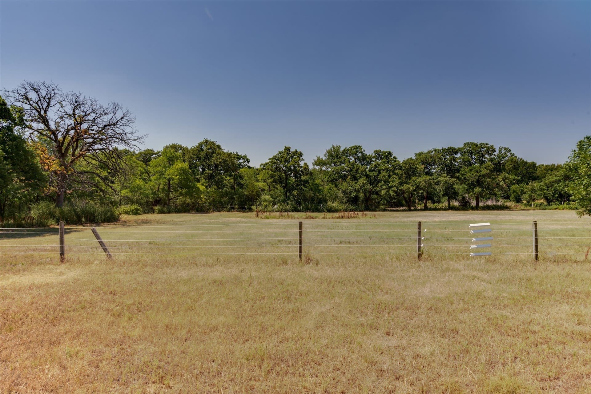 8.93 acres in Tarrant County - photo 8
