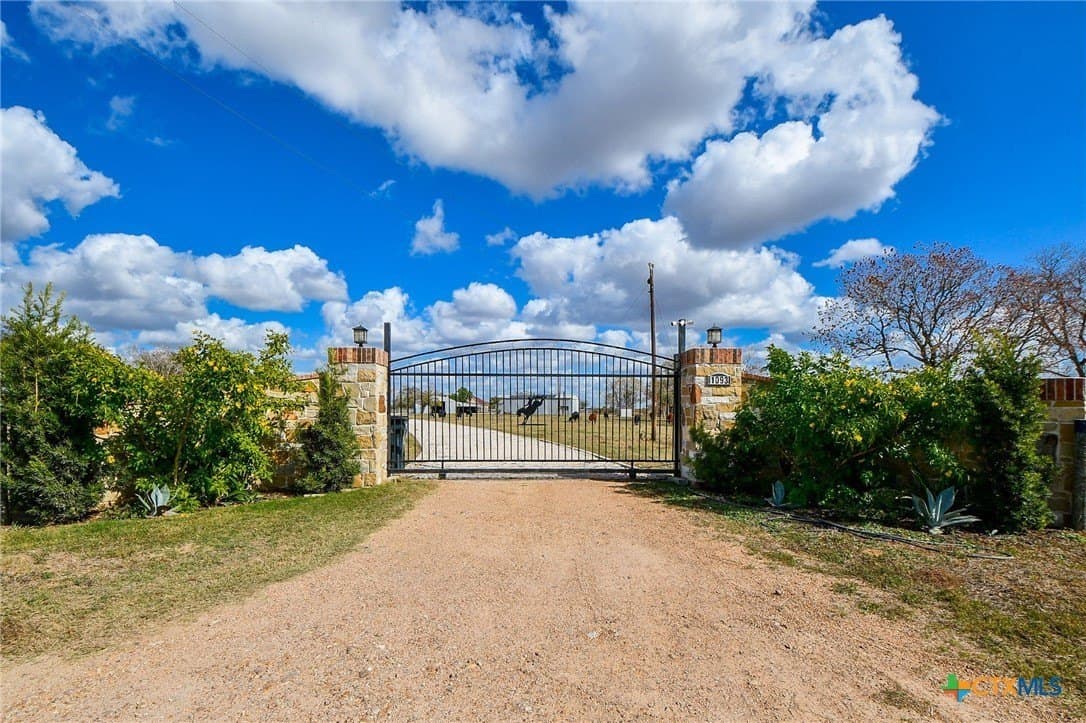 16.14 acres in Colorado County - photo 3