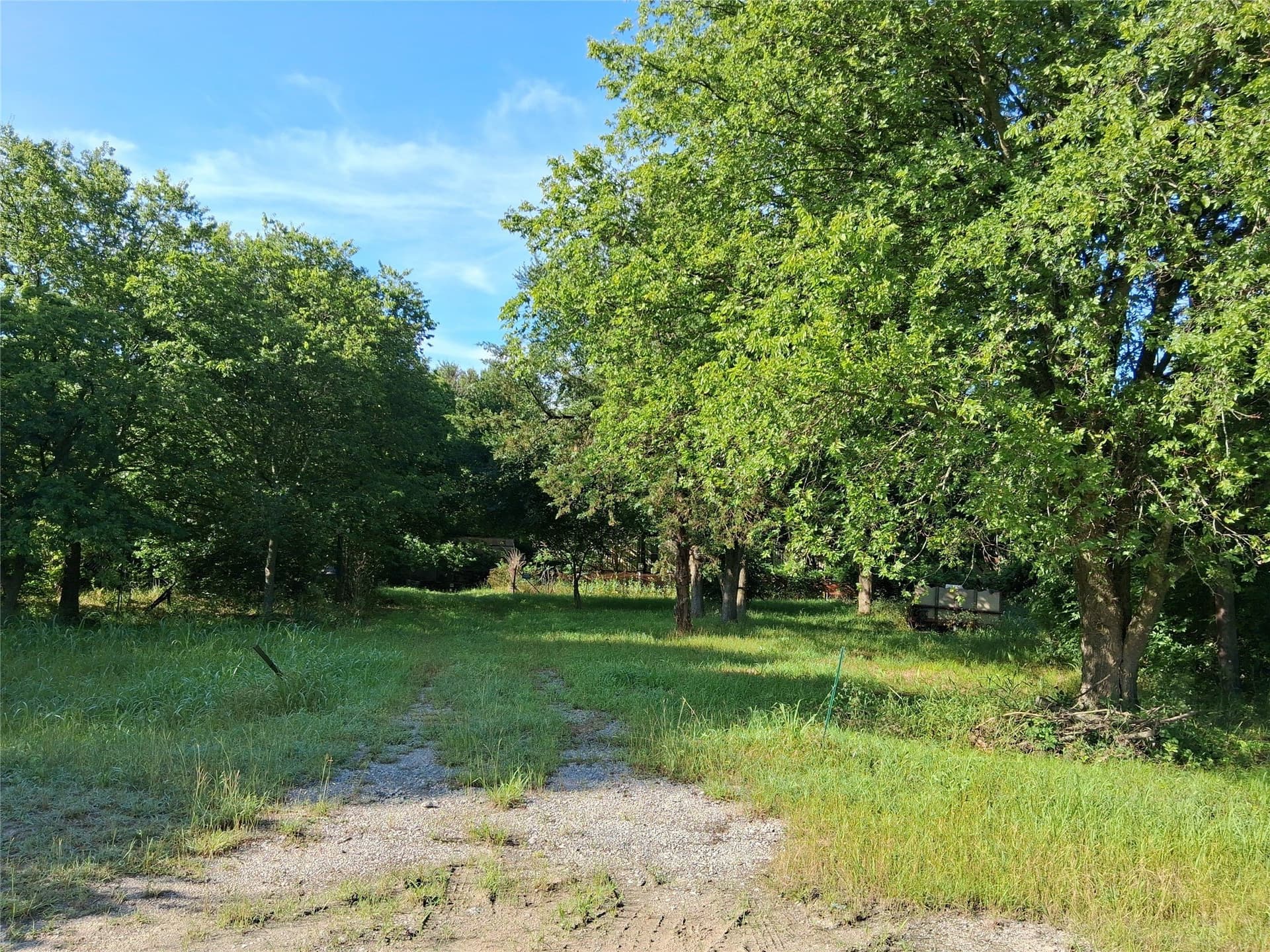 2 acres in Johnson County gallery image 2