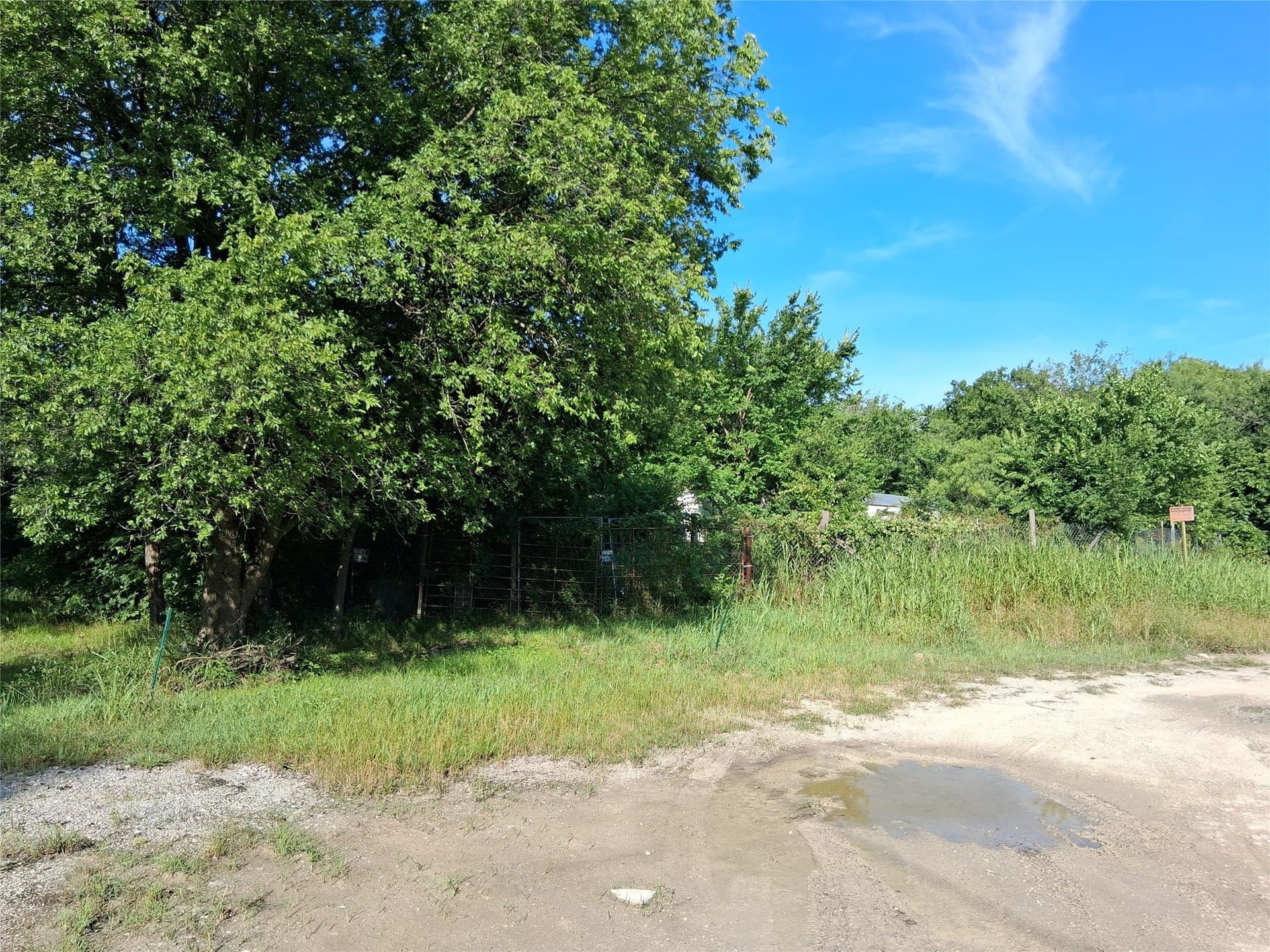 2 acres in Johnson County gallery image 4