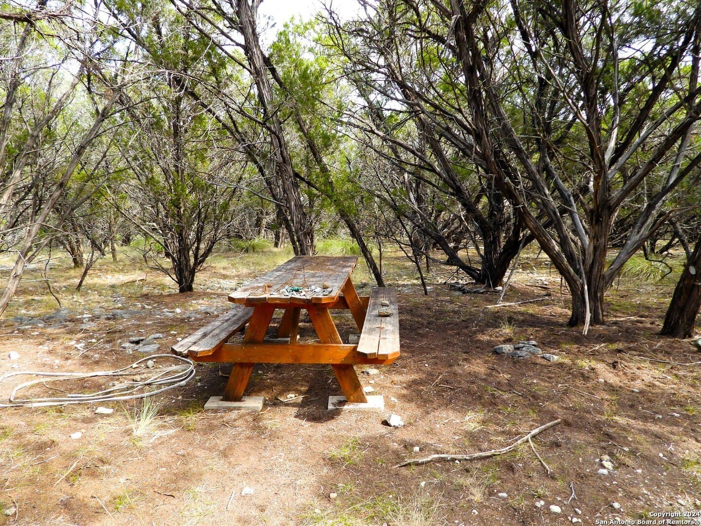 4.97 acres in Bandera County - photo 3