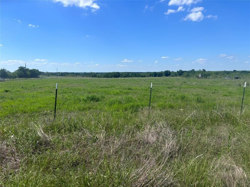 10.02 acres in Hill County featured view