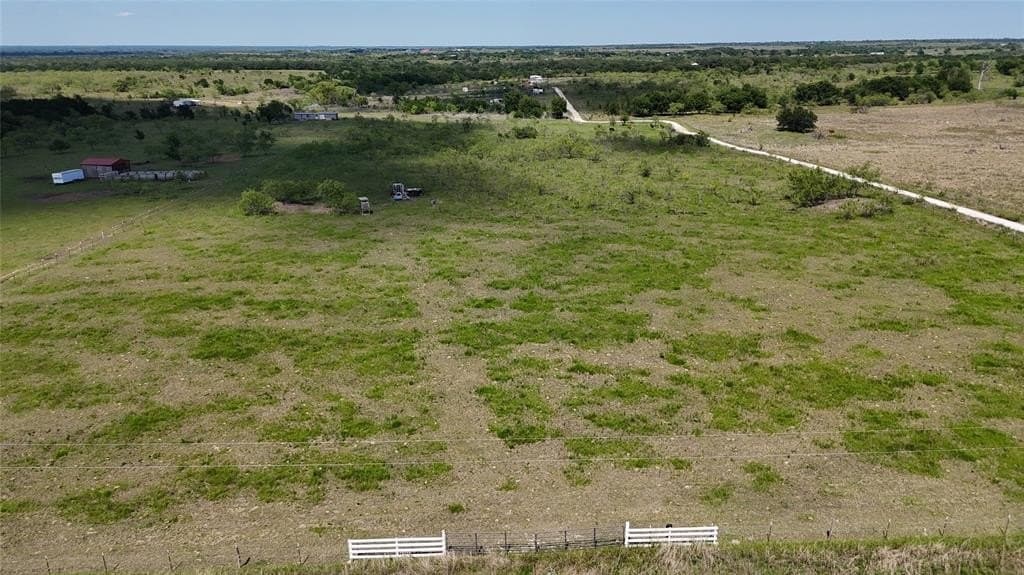 10.02 acres in Hill County