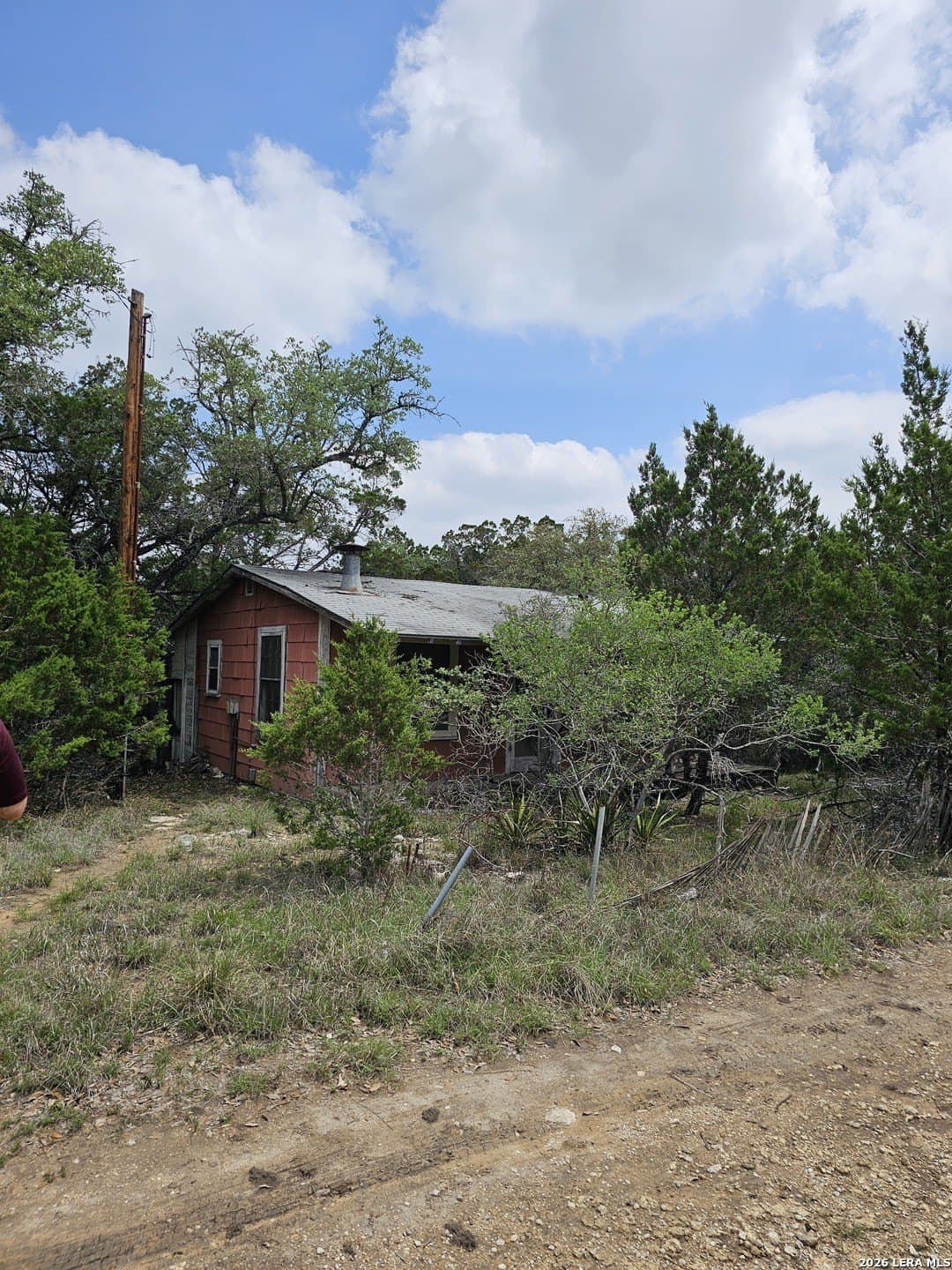 1.86 acres in Bandera County gallery image 2