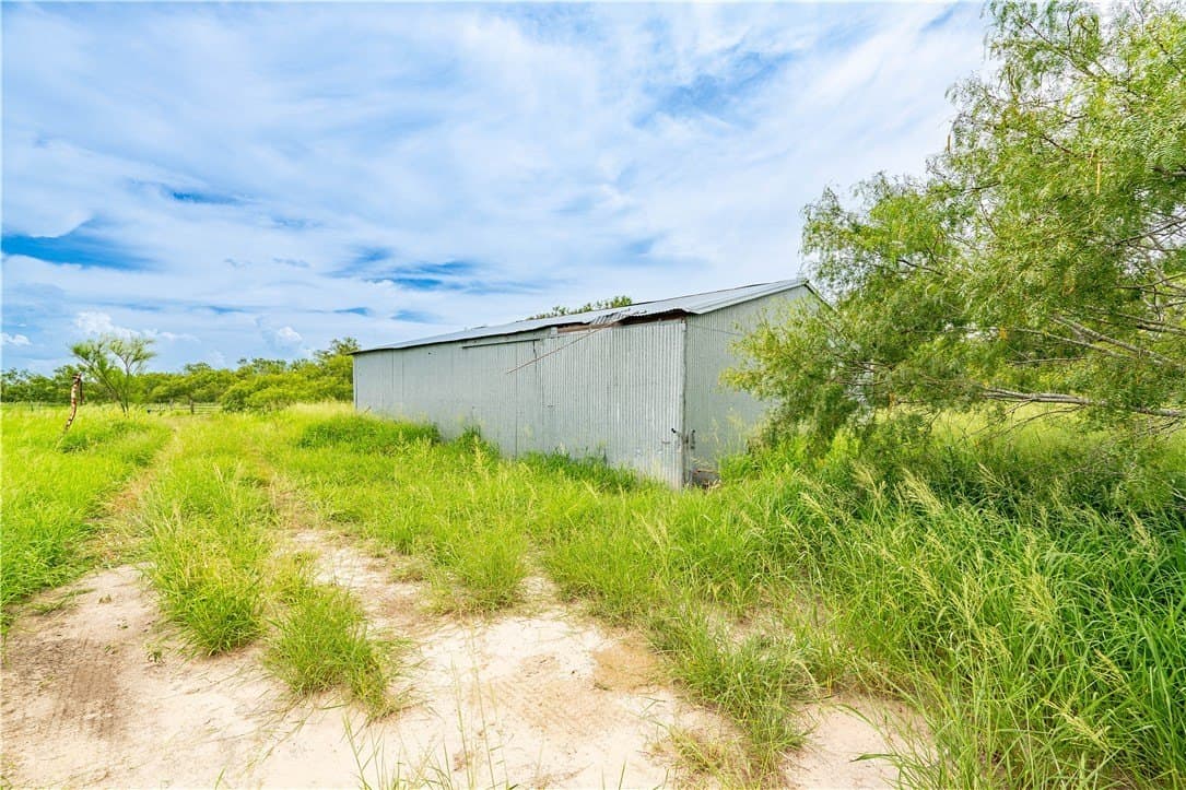 19.85 acres in Kleberg County - photo 9