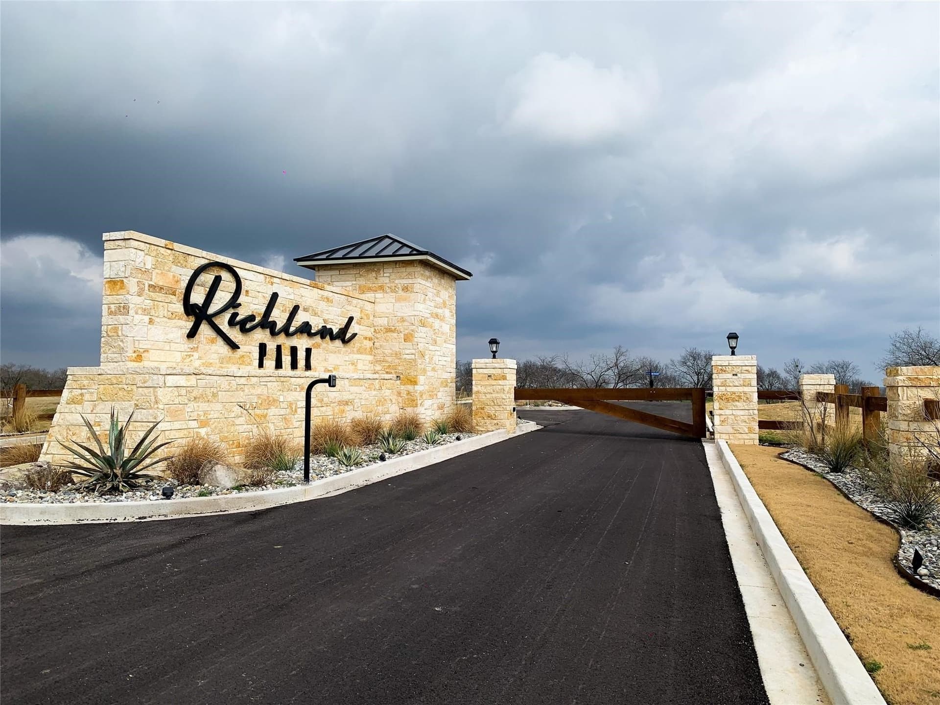 1.06 acres in Navarro County - photo 22