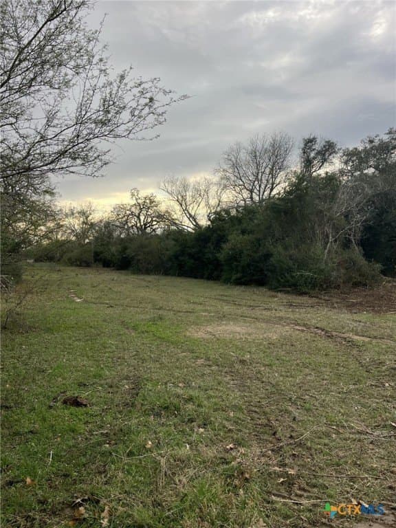 3.42 acres in Lavaca County gallery image 2