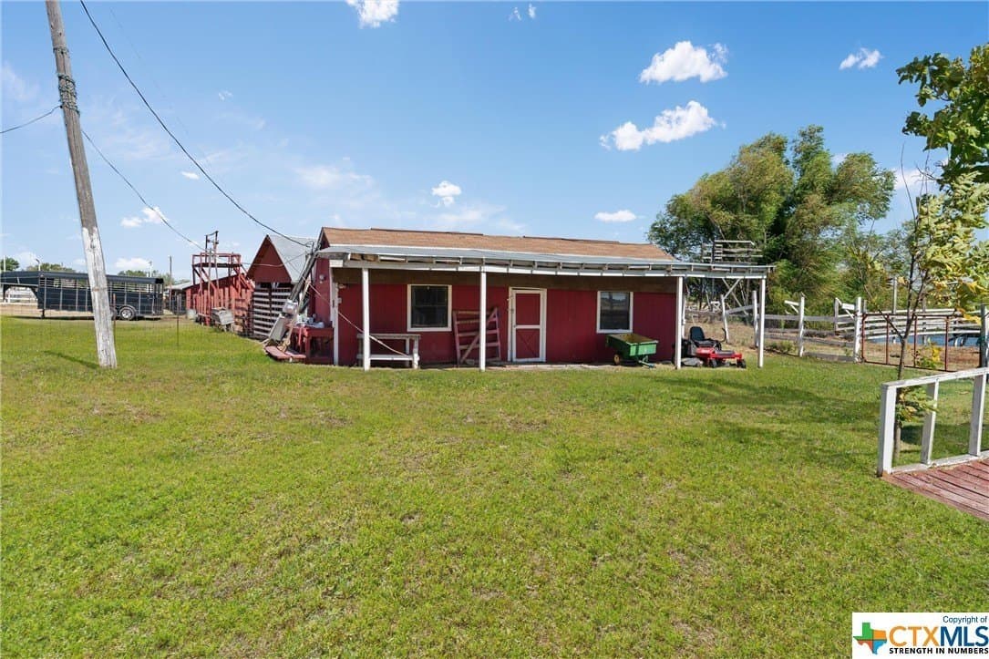 10 acres in Milam County - photo 9