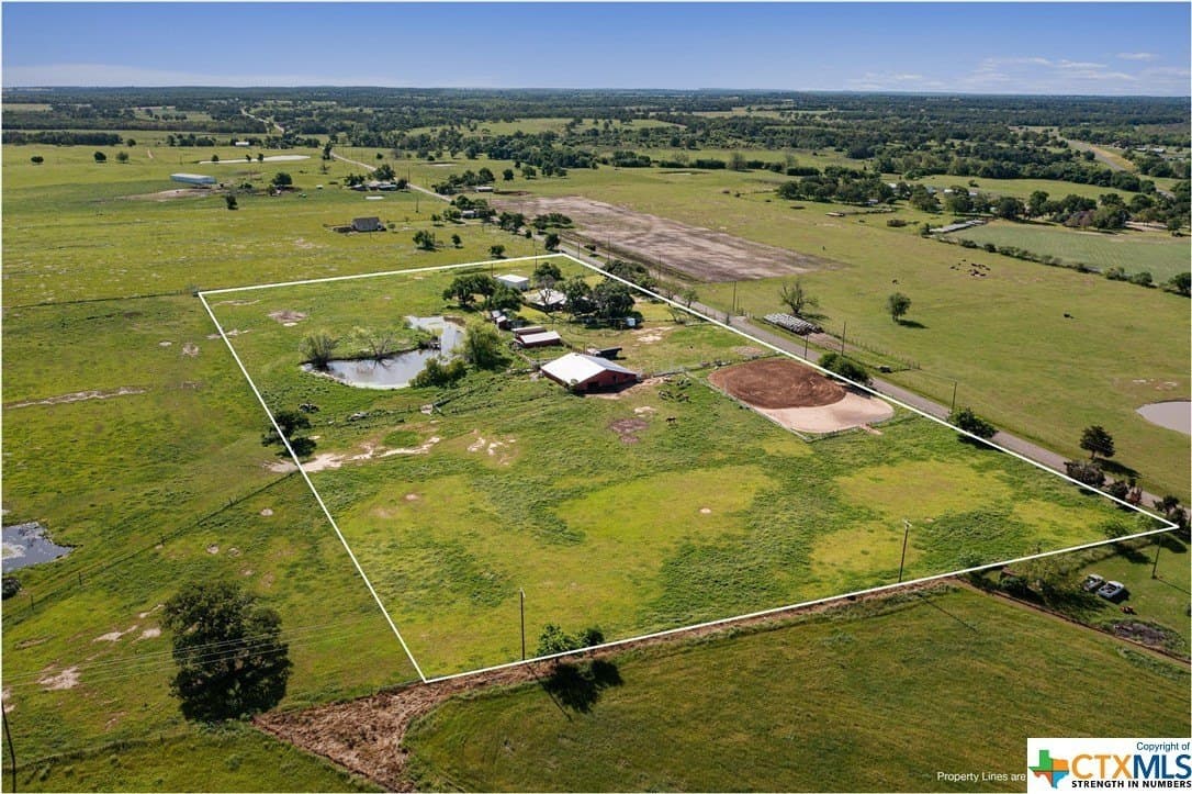 10 acres in Milam County