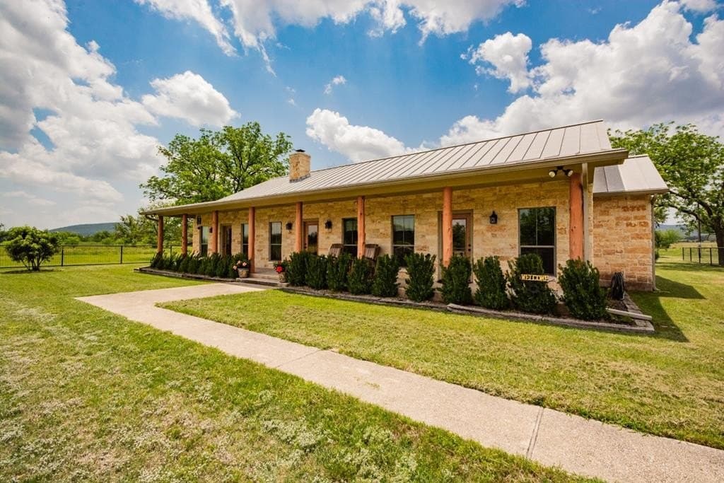 10 acres in Bandera County