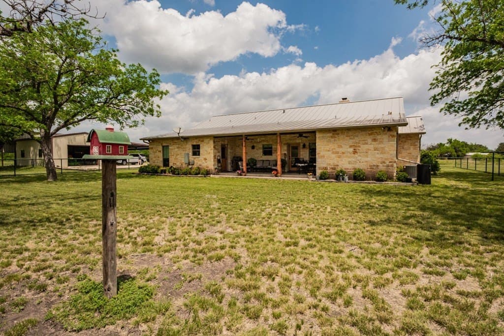 10 acres in Bandera County gallery image 4