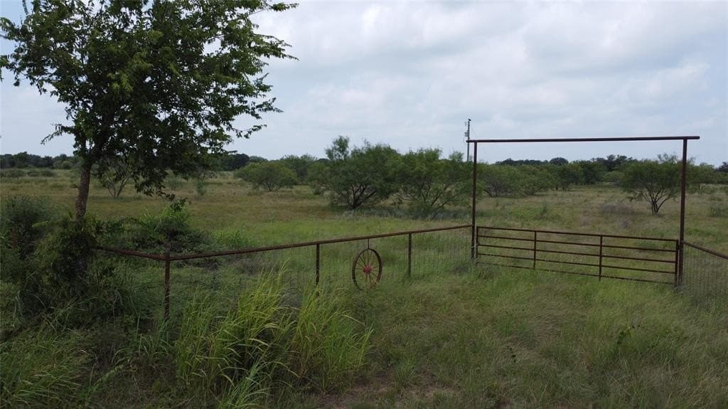 10.5 acres in Erath County gallery image 2