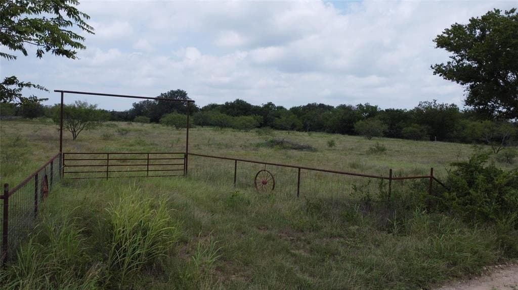 10.5 acres in Erath County gallery image 3