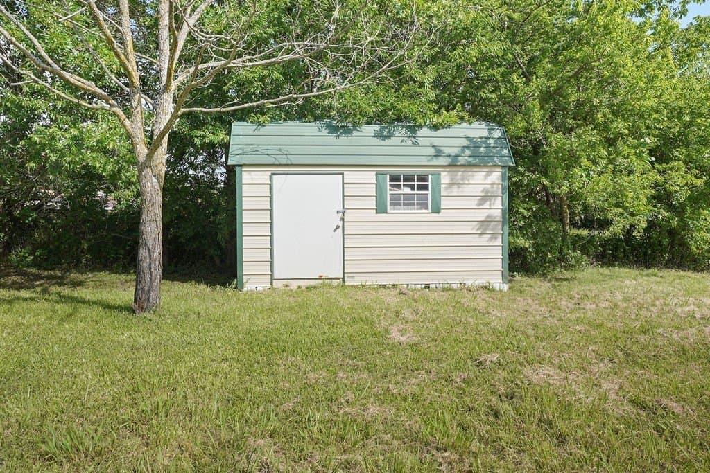 0.32 acres in Kaufman County - photo 7
