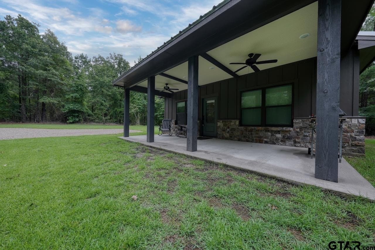 18.24 acres in Smith County gallery image 4