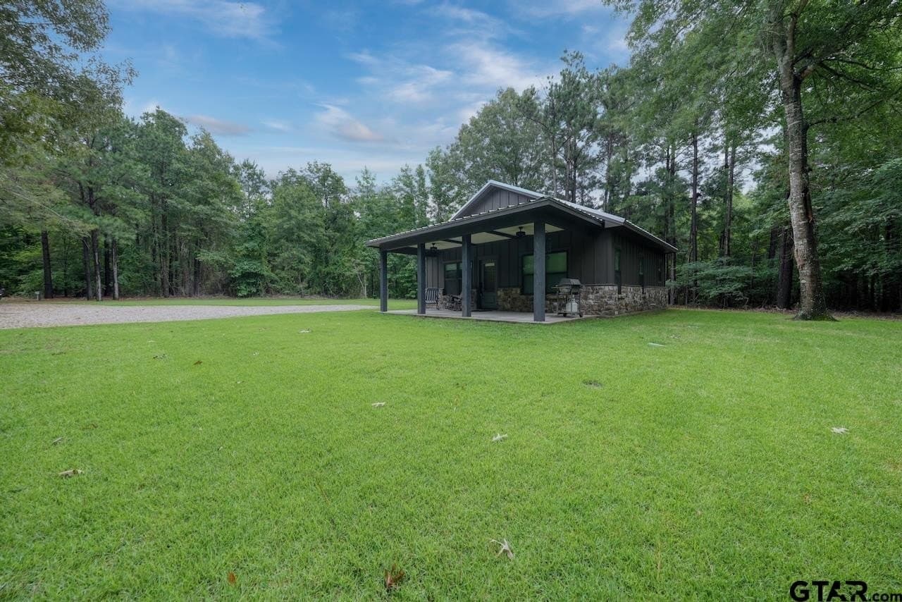 18.24 acres in Smith County